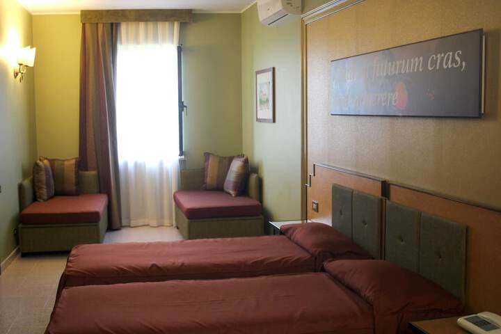 Room 8 of 44