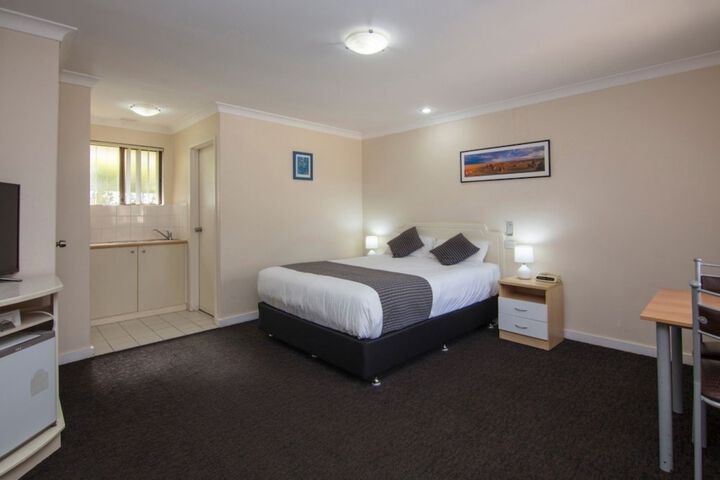 Room 2 of 34