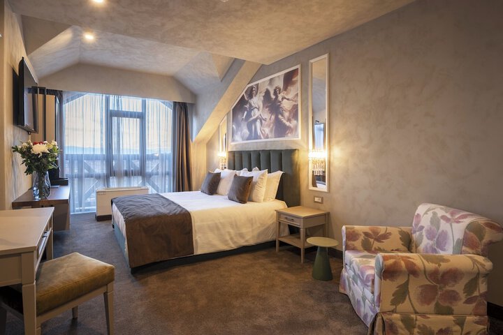 Room 104 of 254