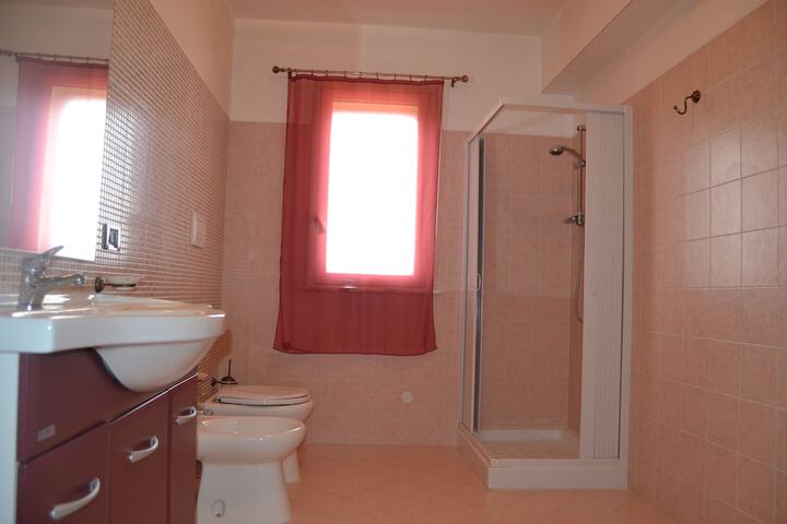 Room 28 of 60