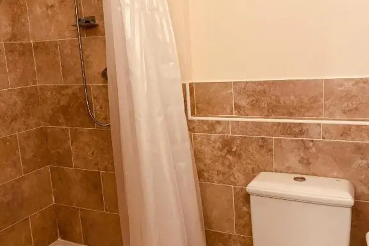Room 8 of 14