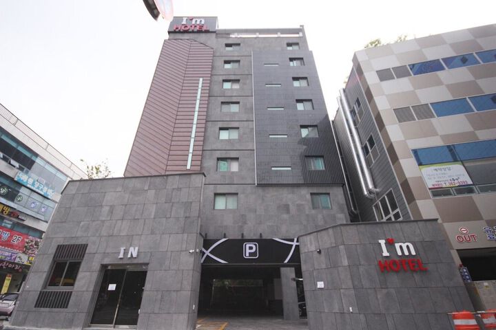 Hotel 7 of 65