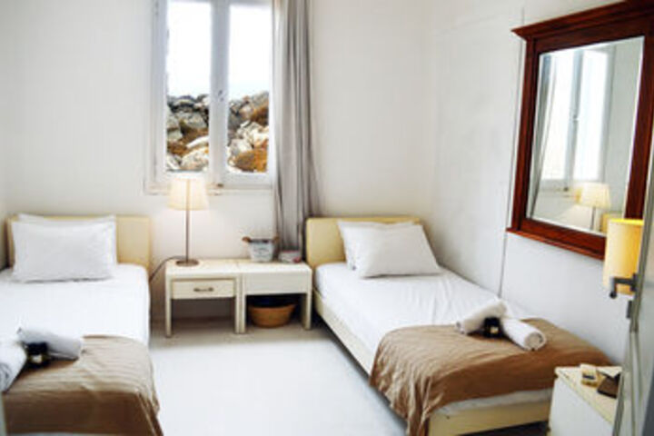 Room 27 of 60