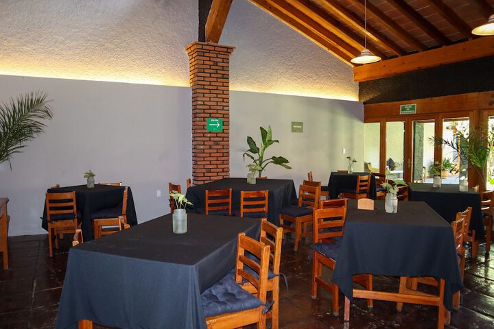 Dining 53 of 107