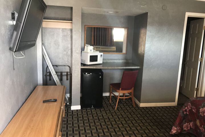 Room 12 of 26