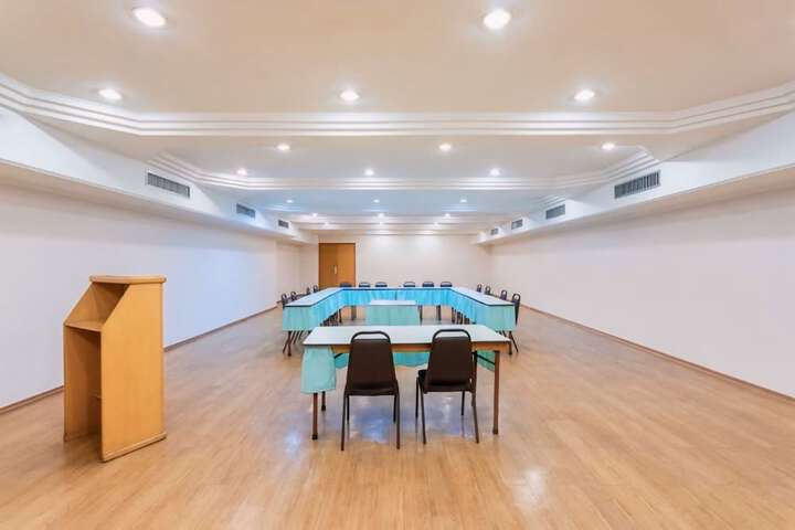 Ballroom/Hall 51 of 78
