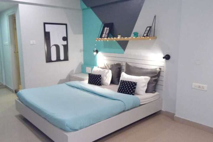 Room 6 of 14