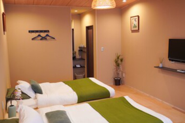 Room 16 of 16