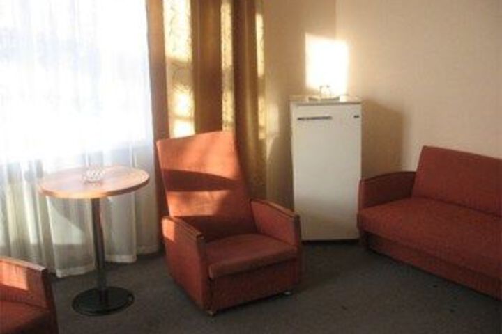Room 32 of 37