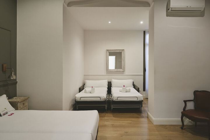 Room 10 of 74