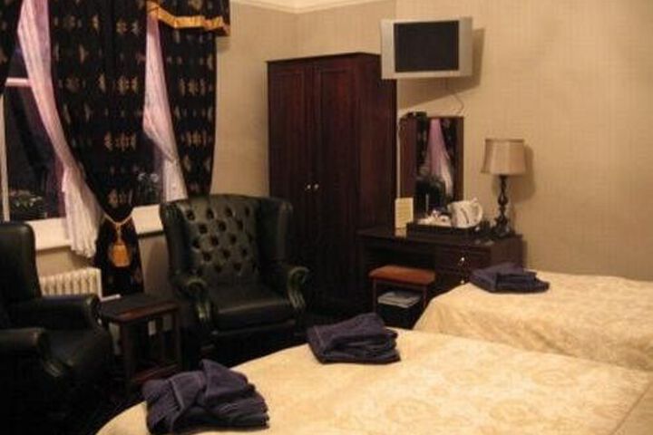 THE WOOD LODGE