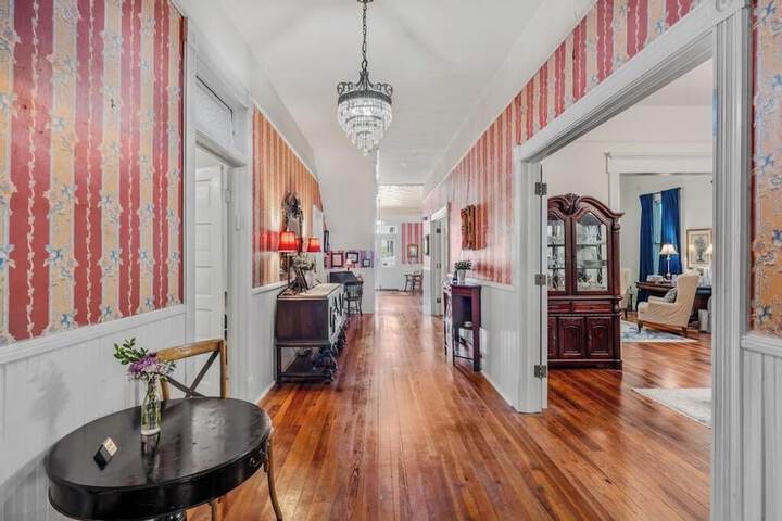 Ballroom/Hall 40 of 65