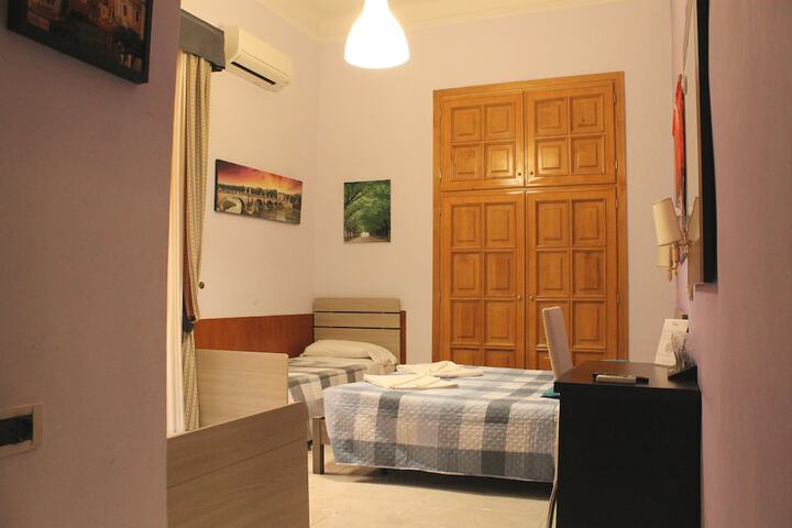 Room 37 of 83
