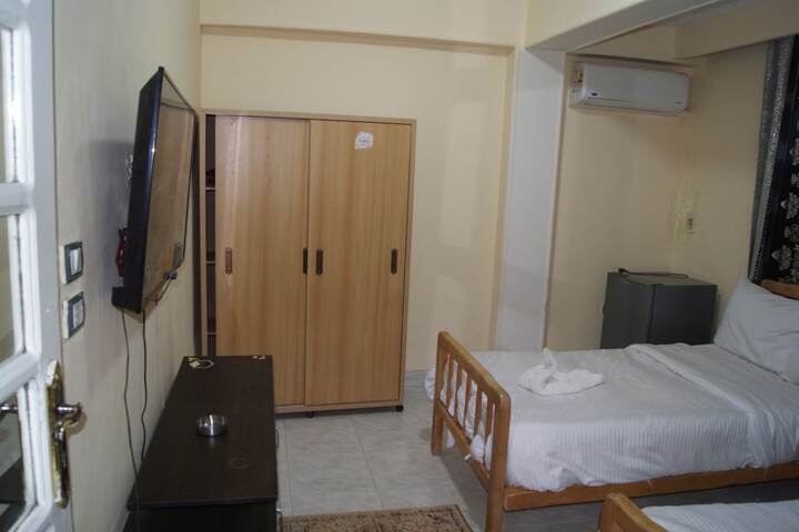 Room 10 of 114