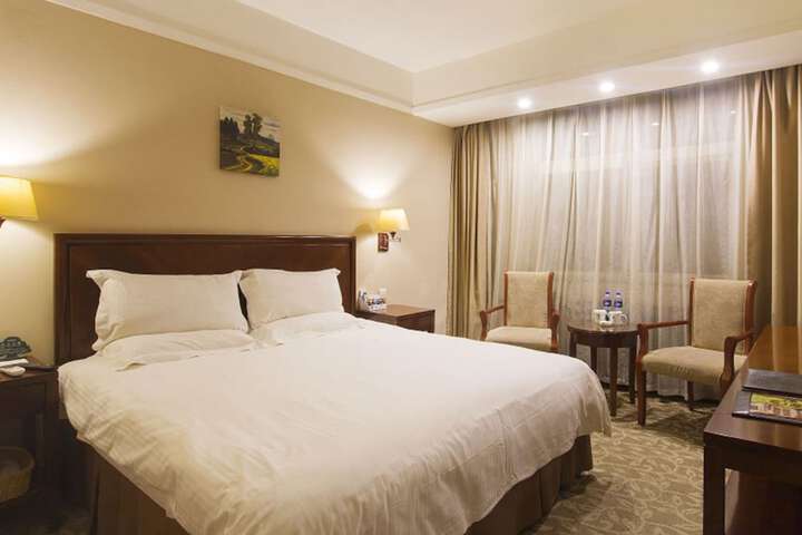 Room 8 of 27