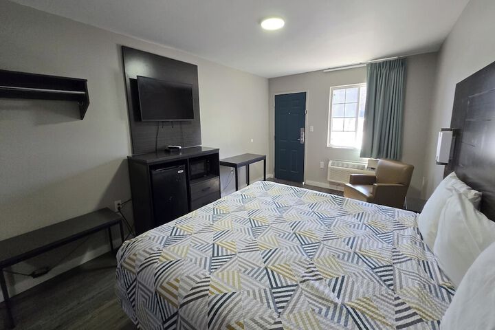 Room 8 of 38