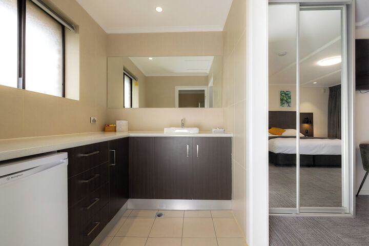 Room 3 of 68