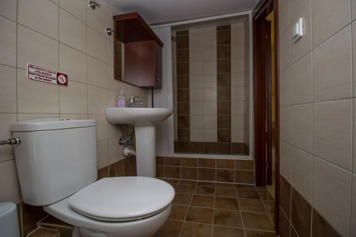 Room 34 of 69