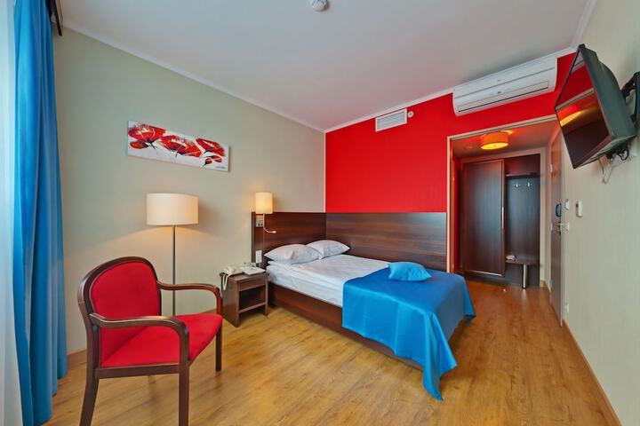 Room 14 of 68