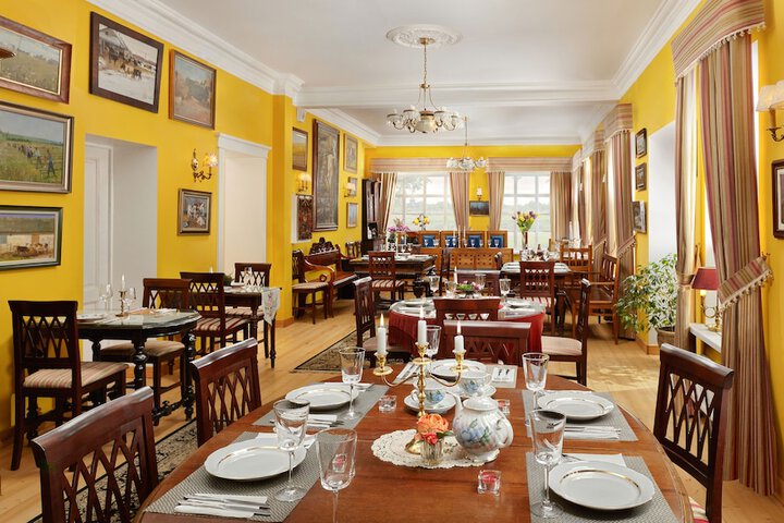 Dining 51 of 73