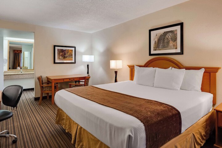 Room 4 of 21