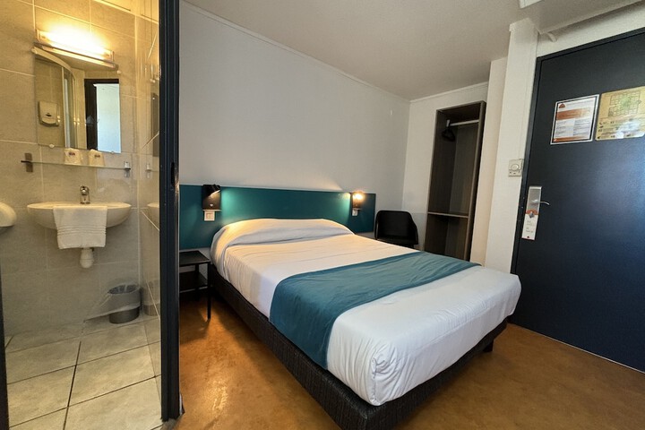 Room 9 of 39