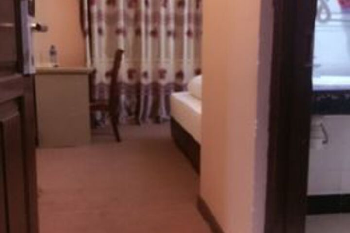 Room 21 of 30