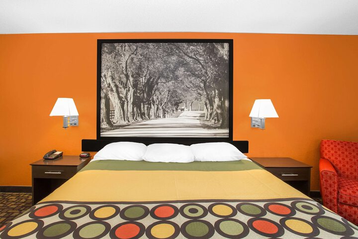1 King Bed (1 of 7)