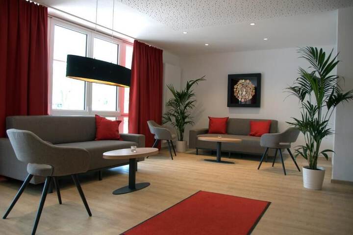 Room 8 of 28
