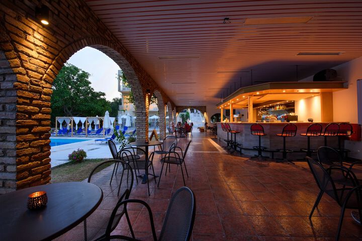 Terrace/Patio 33 of 42