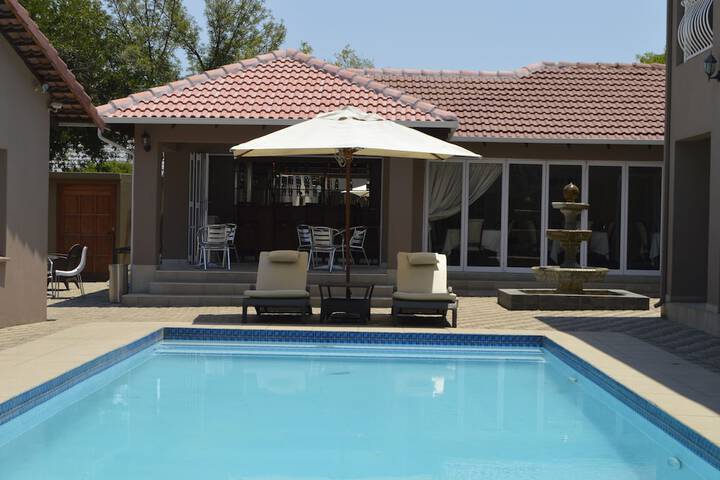 Hotel Pool