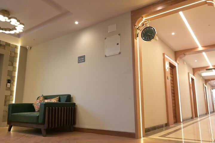 Room 9 of 62