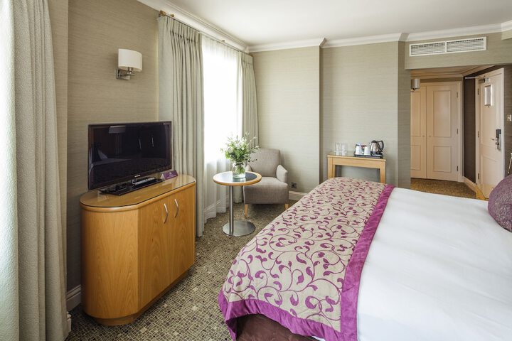 Room 3 of 49