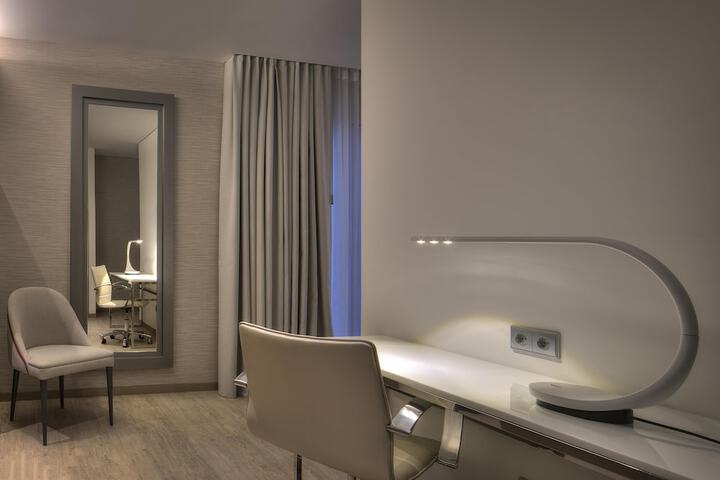 Room 32 of 64