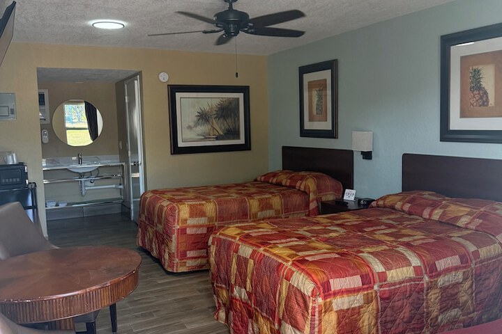 Room 5 of 28