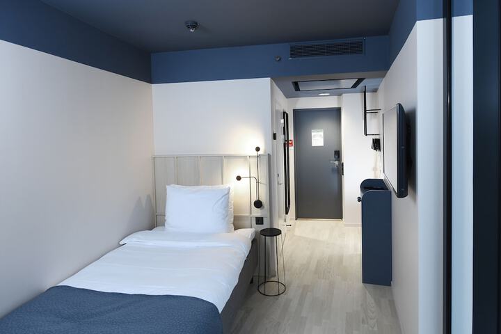 Room 32 of 78