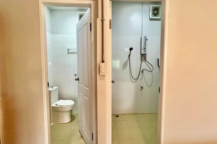 Room 51 of 77