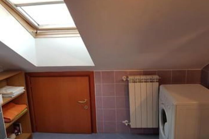 Room 2 of 20