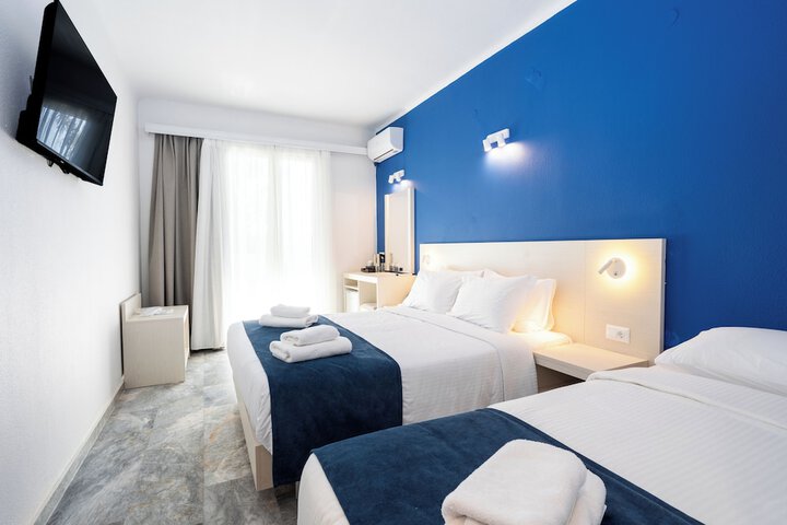Room 6 of 19