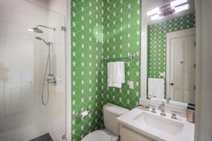 Room 5 of 33