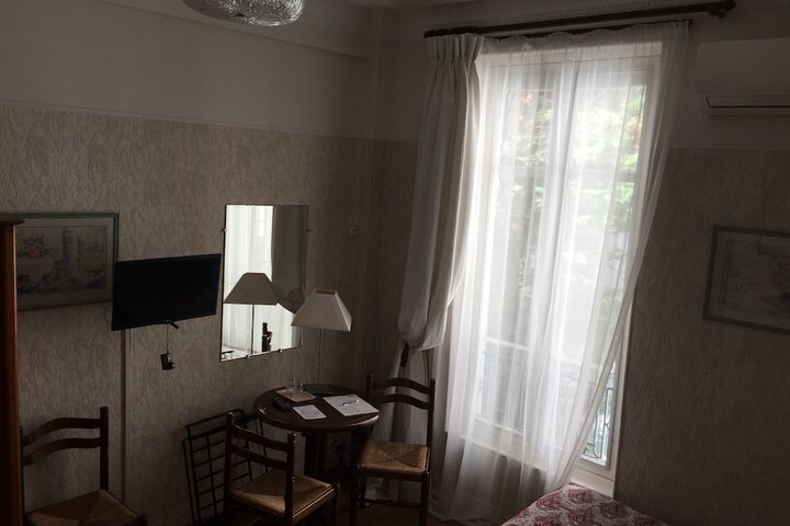 Room 4 of 41