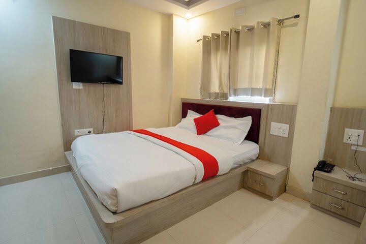 Room 13 of 37