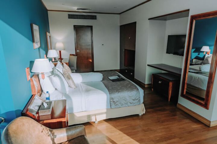 Room 13 of 70