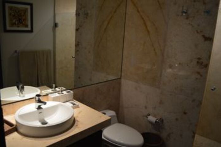 Room 10 of 108