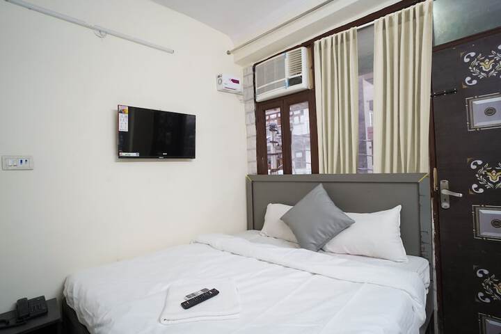 Room 26 of 32