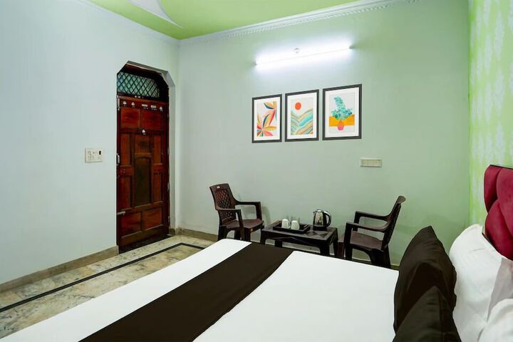 Room 4 of 10