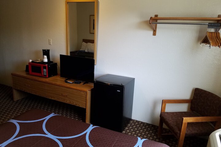 Room 9 of 26
