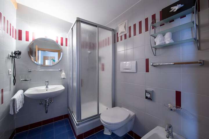 Room 27 of 57