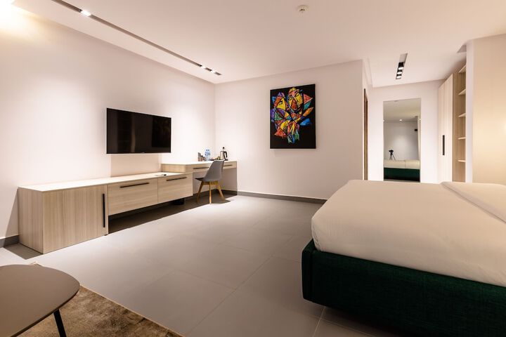 Room 14 of 86