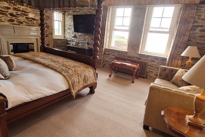 Room 42 of 141